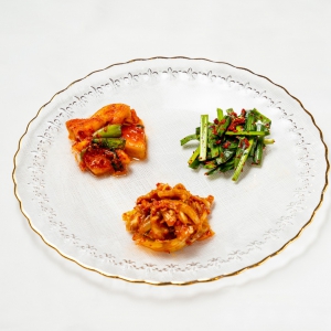 キムチ＋ナムル　３点盛り合わせ